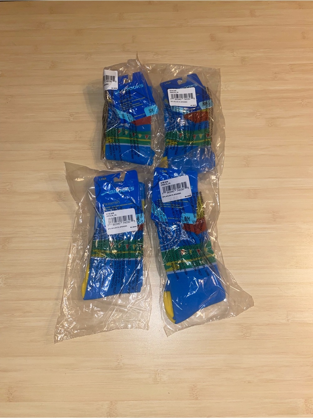 NEW 4 Pairs Brooks Pacesetter Collection Running Crew Socks S/M Made In USA